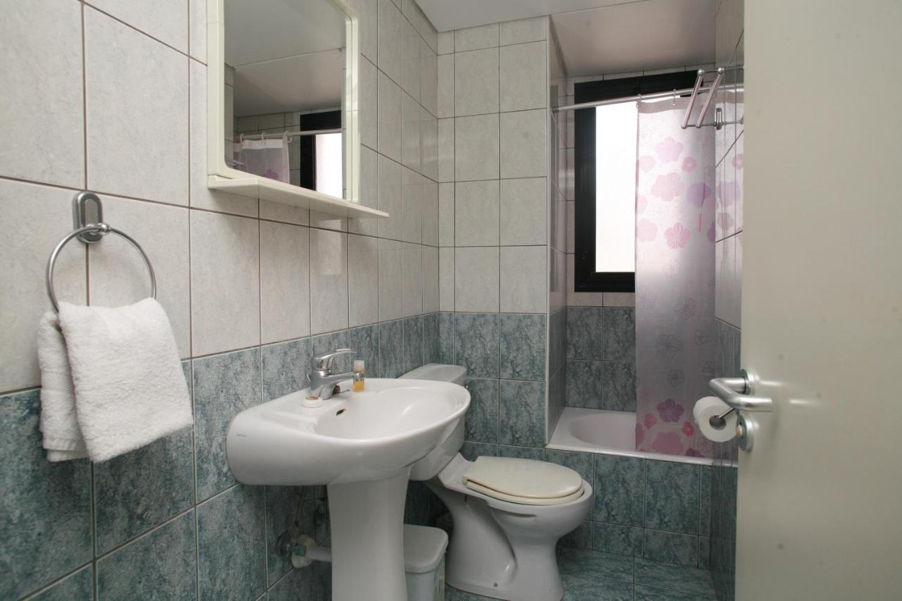 New York Plaza Hotel Apartments Paphos Ngoại thất bức ảnh