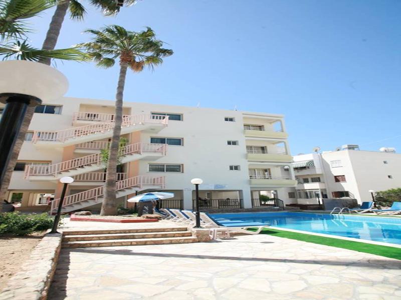 New York Plaza Hotel Apartments Paphos Ngoại thất bức ảnh